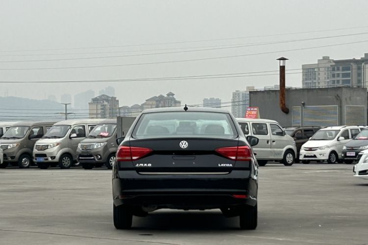 Used Volkswagen Lavida 2015 1.6L Automatic Fashion Edition
