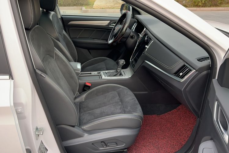 Used Roewe RX5 New Energy 2017 eRX5 50T Hybrid Connected Prestige Flagship Edition
