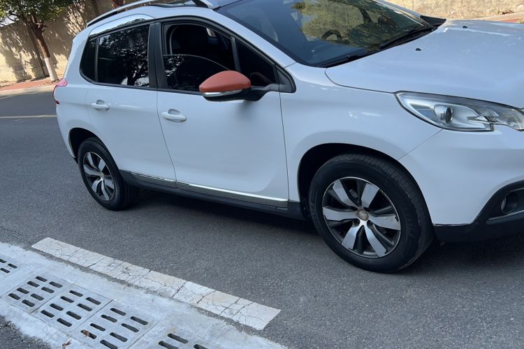 Used Peugeot 2008 2015 1.6THP Roland Garros Edition
