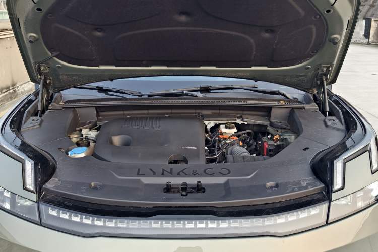 Used Lynk & Co 08 EM-P 2023 220km All-Wheel-Drive Performance Halo

