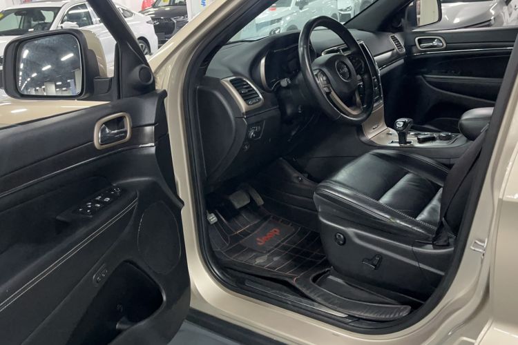 Used  Grand Cherokee 2014 3.0L Comfort Navigation Edition
