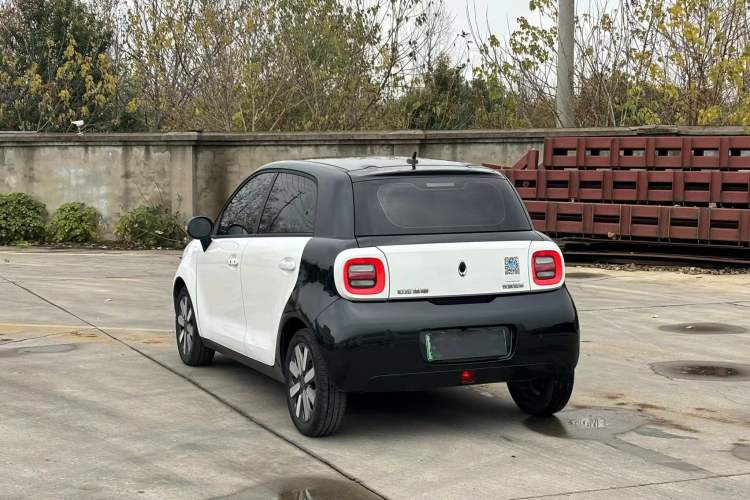 Used ORA Black Cat 2021 351 km Standard Version
