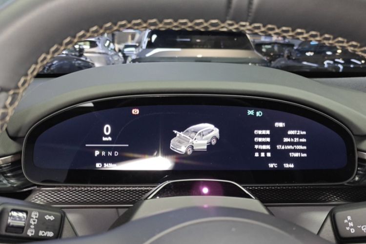 Used Zeekr 7X 2025 100 kWh Long-Range Rear-Wheel Drive with Intelligent Driving Features