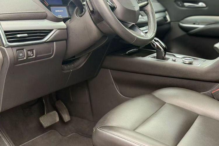 Used Cadillac XT4 2021 28T Two-Wheel Drive Leading Version
