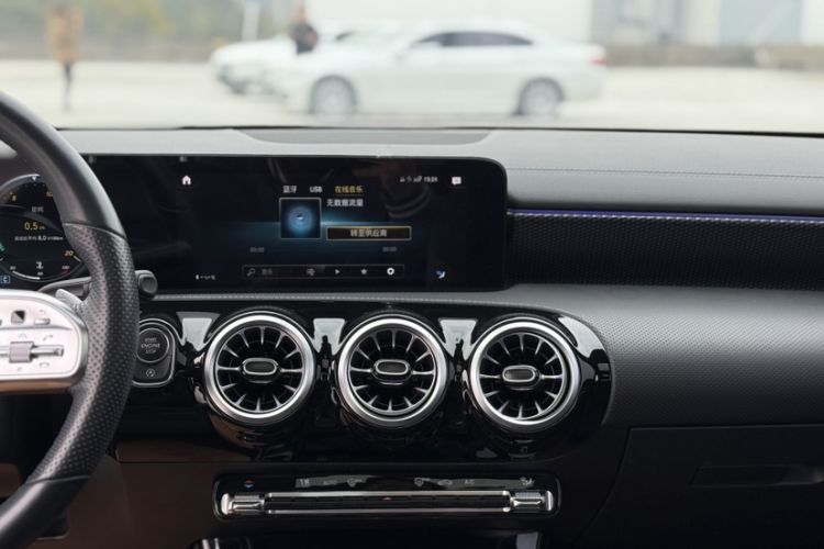 Used Mercedes-Benz A-Class 2022 A 200 L Sport Sedan Fashion Model
