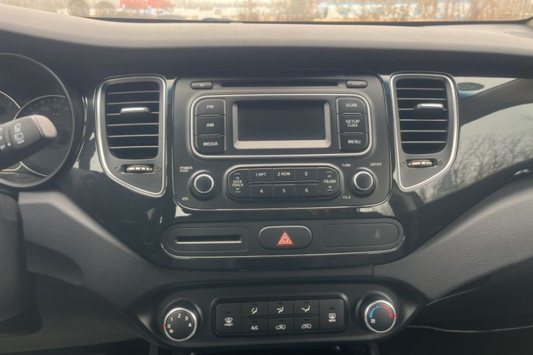 Used Kia Carens 2013 2.0L 7-Seater Automatic Comfort Edition China IV Standard