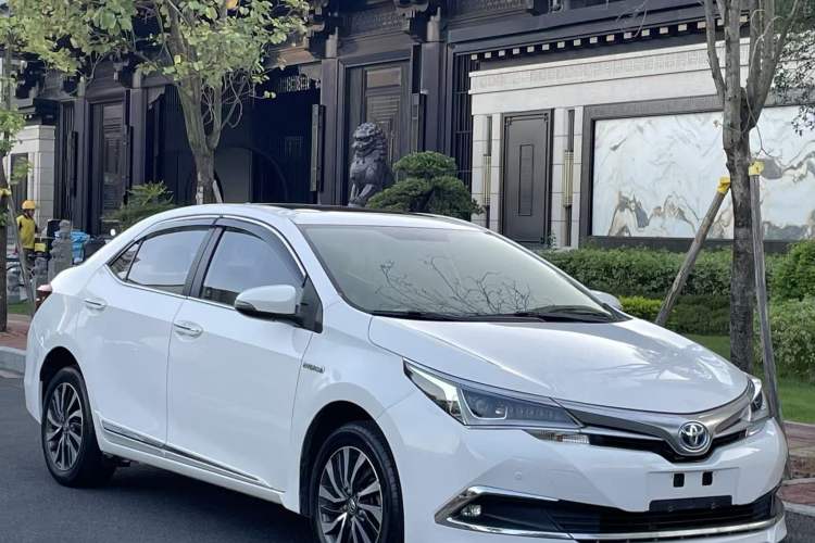 Used Toyota Corolla 2016 Dual-Engine 1.8L E-CVT Elite Edition
