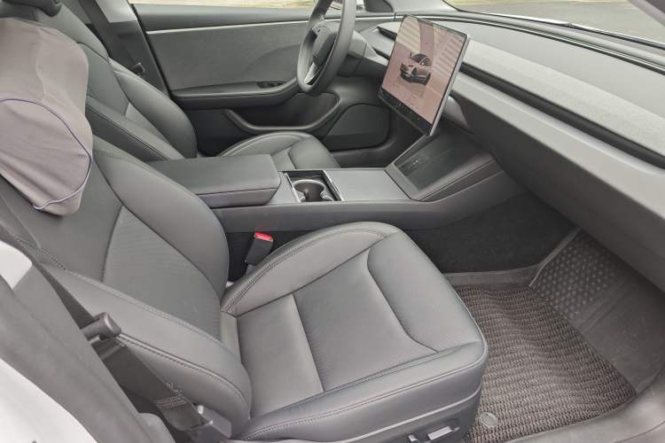 Used Tesla Model 3 2025 Rear-Wheel-Drive Version