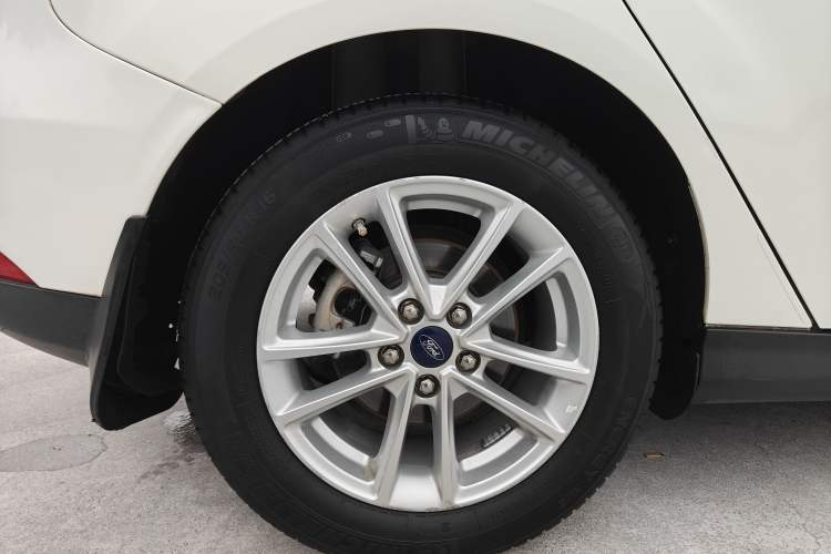 Used Ford Focus 2018 Hatchback Classic 1.6L Automatic Trendy SmartDrive Edition