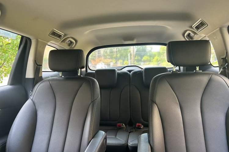 Used BYD Song MAX 2018 1.5T Manual Smart Connect Luxury 6-Seater
