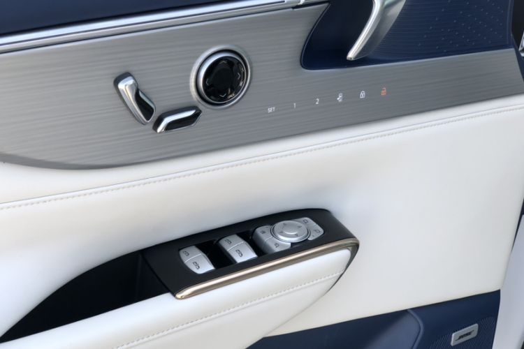 Used Buick GL8 New Energy 2024 Lu Zun Luxury Edition 7-Seater
