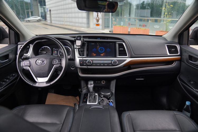 Used Toyota Highlander 2018 2.0T Four-Wheel Drive Prestige Version 7 Seats China V Emission Standard
