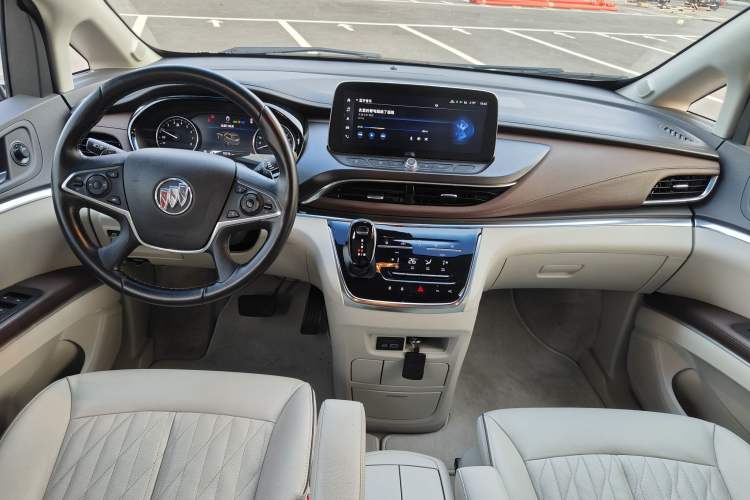 Used Buick GL8 2021 Land Cruiser Executive 652T Premium Model
