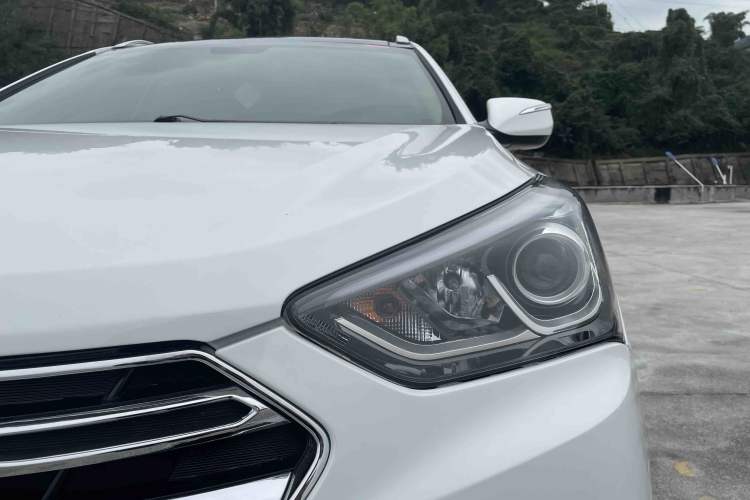 Used Hyundai Santa Fe 2017 2.0T Automatic All-Wheel Drive Smart 7-Seater