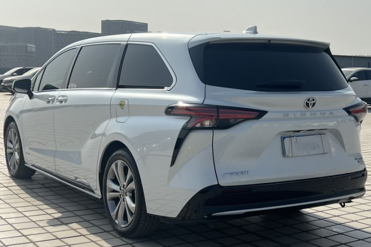 Used Toyota Sienna 2024 2.5L Hybrid Prestige Deluxe Edition