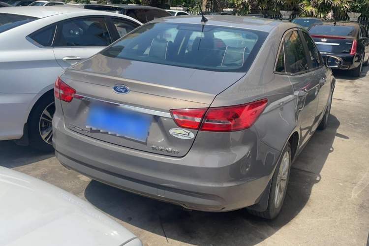 Used Ford Escort 2015 1.5L Automatic Fashion Model
