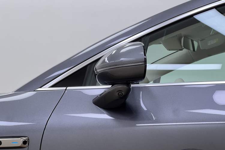 Used Hima Luxeed R7 2024 All-Electric 802 km Max
