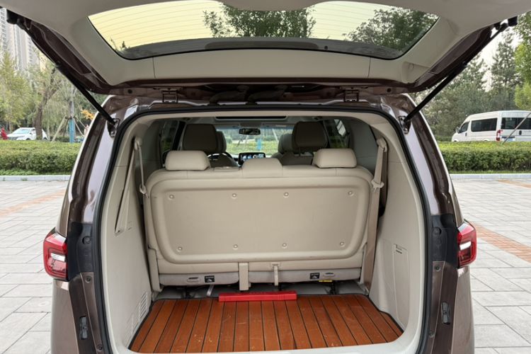 Used Buick GL8 2021 Land Cruiser Executive Class 652T Luxury Model
