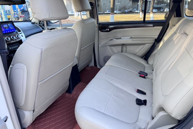 Used Mitsubishi Pajero Sport 2013 3.0L Automatic Two-Wheel Drive Luxury Edition
