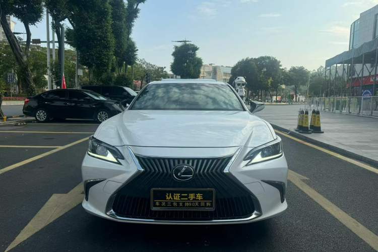 Used Lexus ES 2020 200 Excellence Edition