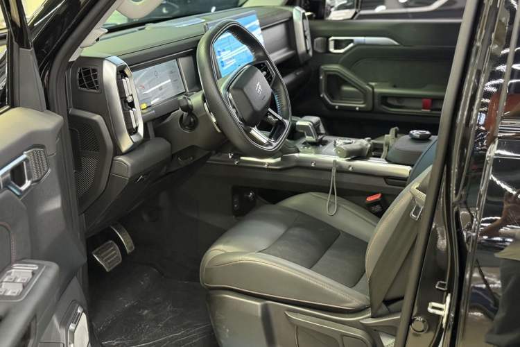 Used Jetour Traveler 2023 2.0T All-Wheel-Drive Crosser
