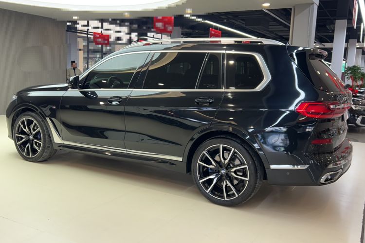 Used BMW X7 2020 xDrive40i Luxury M Sport Package