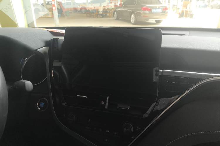 Used Toyota Camry 2021 2.0S FENGSHANG Edition
