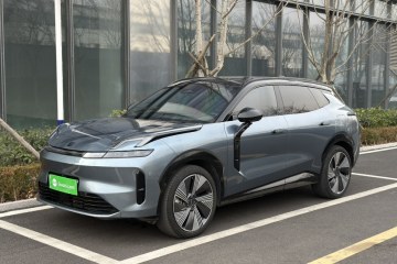 Used Lynk & Co 08 EM-P 2025 220 km All-Wheel-Drive Performance Halo