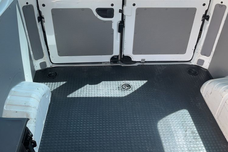 Used SAIC MAXUS Xintu V80 2024 Aotuntong 6MT Long-Wheelbase Mid-Roof Model 147 Ps 6/7/8/9-Seater
