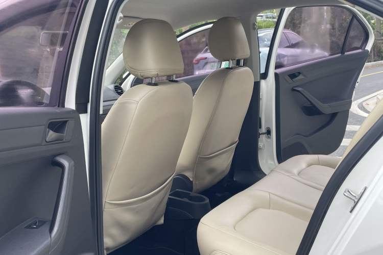 Used Volkswagen Jetta 2015 Value Edition 1.6L Manual Fashionable Style