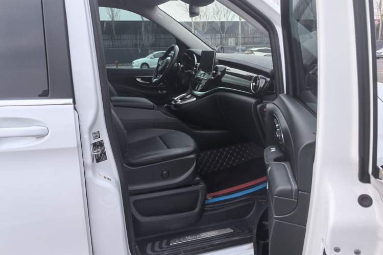 Used Mercedes-Benz V-Class 2017 V 260 L Prestige Extended Edition