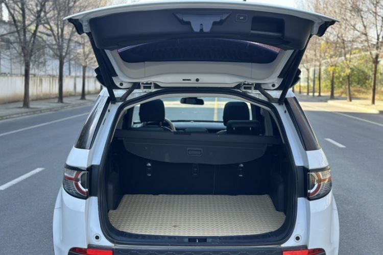 Used Land Rover Discovery Sport 2019 240 PS SE Version China VI Standard
