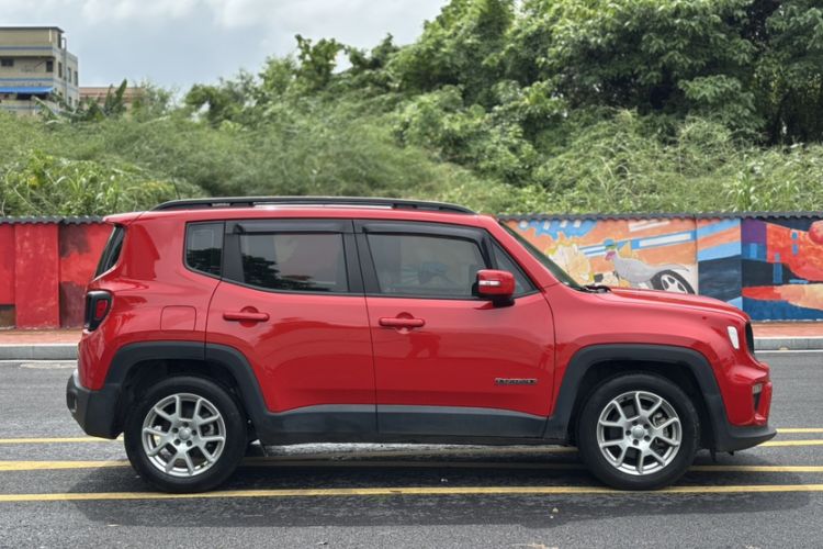 Used  Renegade 2019 220T Automatic Leading Edition
