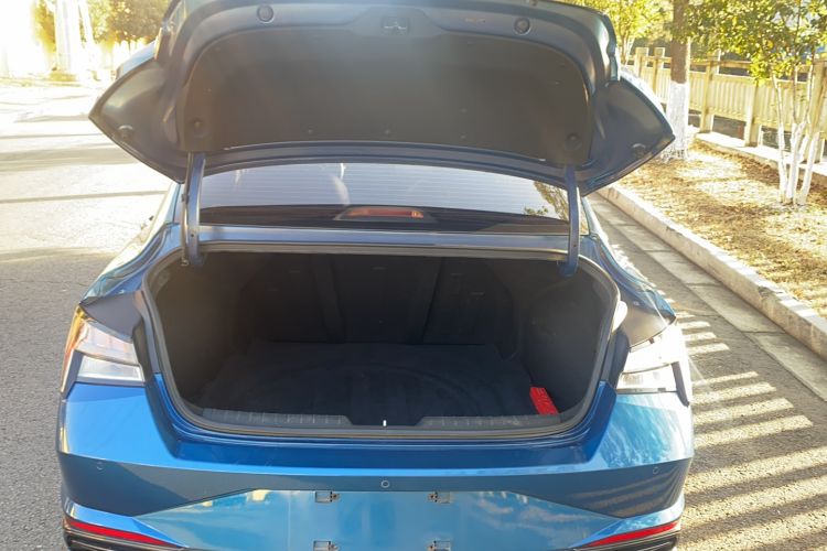 Used Hyundai Elantra 2021 1.5L CVT LUX Prestige Edition
