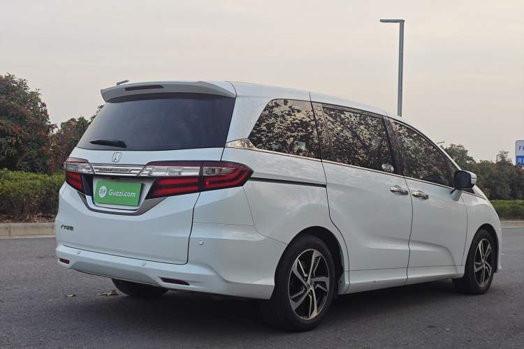 Used Honda Odyssey 2015 Revised 2.4L Luxury Edition