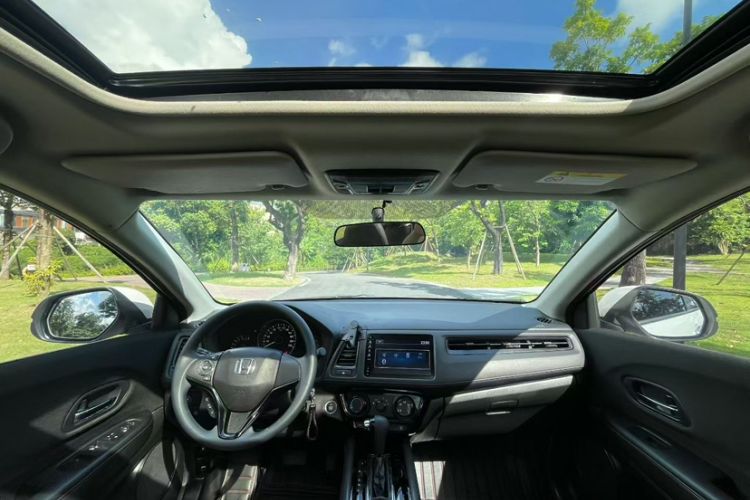 Used Honda Vezel 2020 1.5L CVT Pioneer Edition
