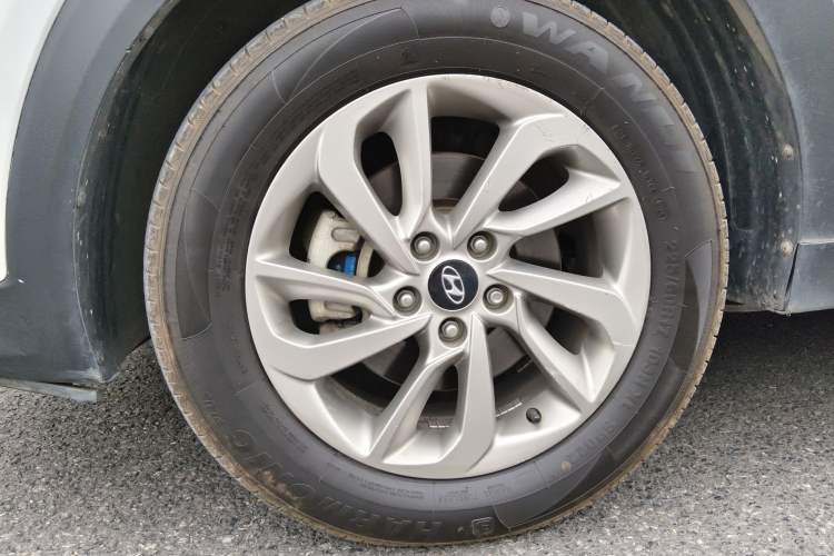 Used Hyundai Tucson 2018 1.6T Dual-Clutch Two-Wheel Drive 15th Anniversary Special Edition
