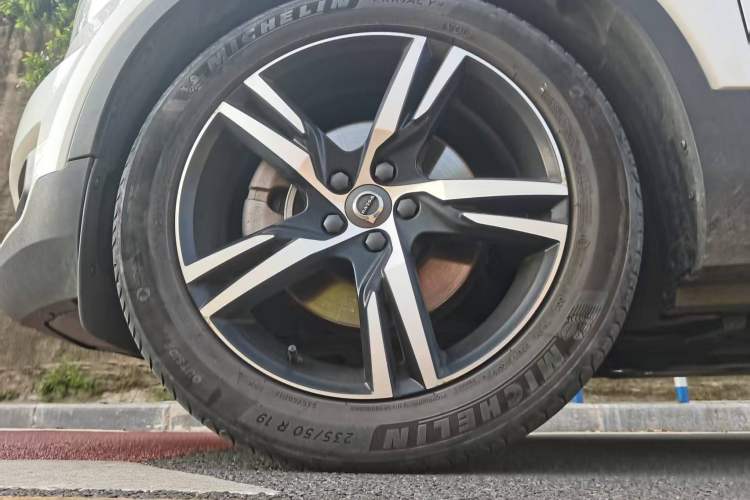 Used Volvo XC40 2020 T4 Four-Wheel Drive Smart & Sporty Edition
