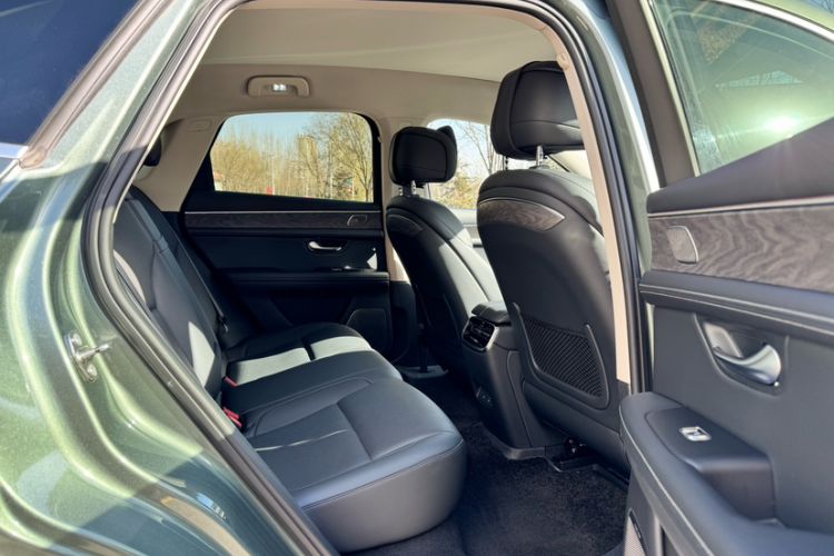 Used Hima AITO M5 2022 Extended-Range Four-Wheel Drive Performance Version
