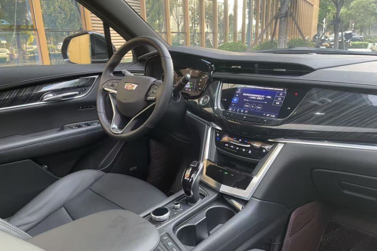 Used Cadillac XT6 2021 2.0T Six-Seater Four-Wheel-Drive Luxury Version
