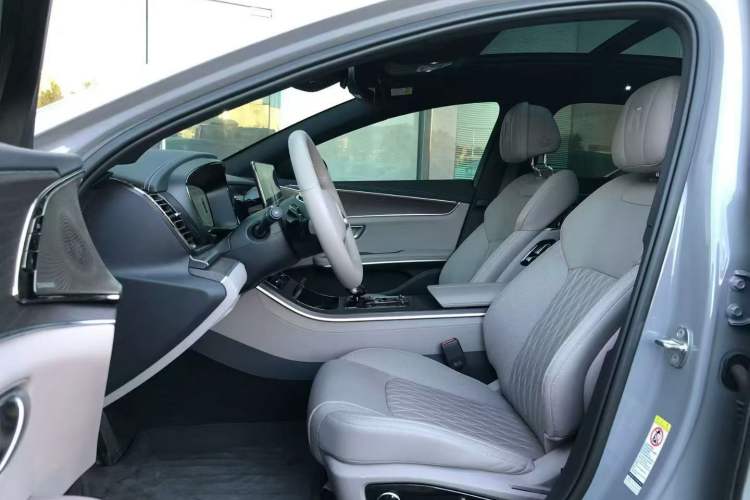 Used BYD Han 2025 EV with 701 km of Laser Radar-Enabled Intelligent Driving