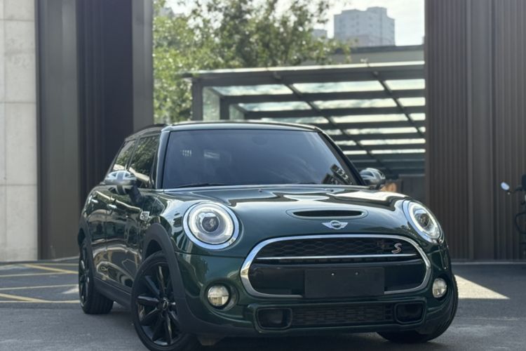 Used  MINI 2016 2.0T COOPER S Five-Door Edition
