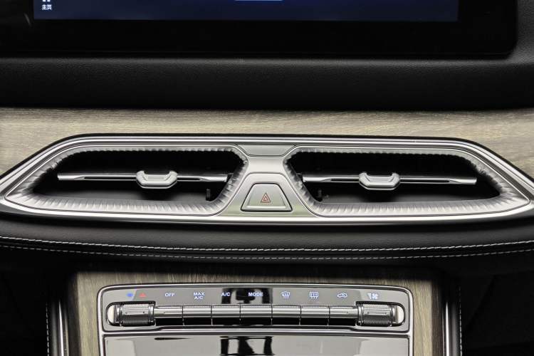 Used  E5 2023 1.5L DE-i 100KM Comfort Edition 7-Seater
