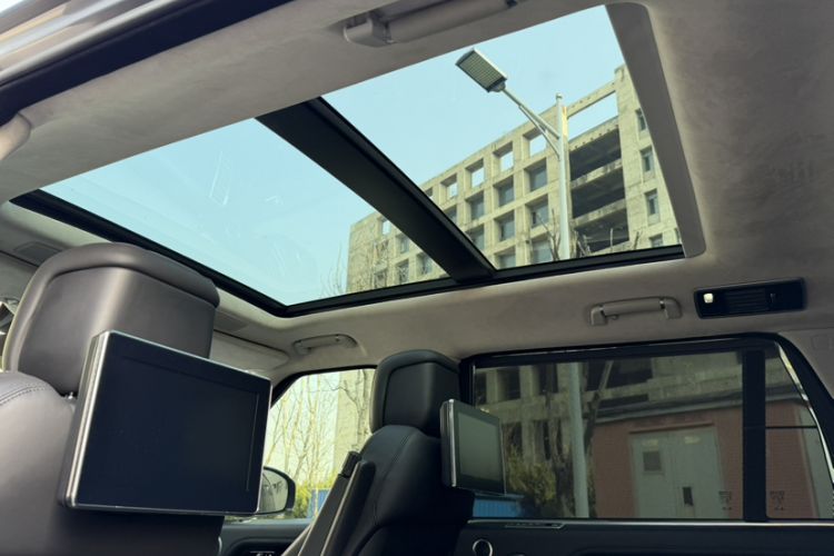 Used Land Rover Range Rover 2021 3.0 L6 Century Extended Classic Edition
