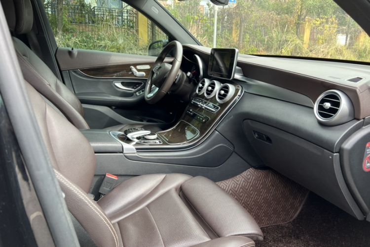 Used Mercedes-Benz GLC 2016 GLC 260 4MATIC Luxury Model
