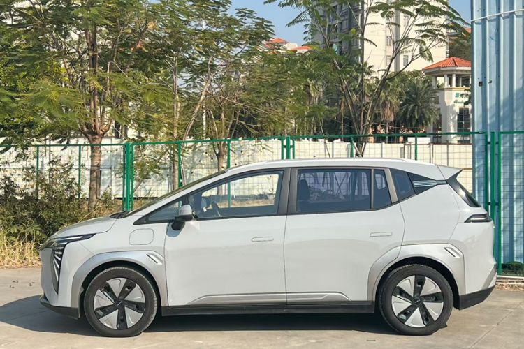 Used AION Y 2023 Younger
