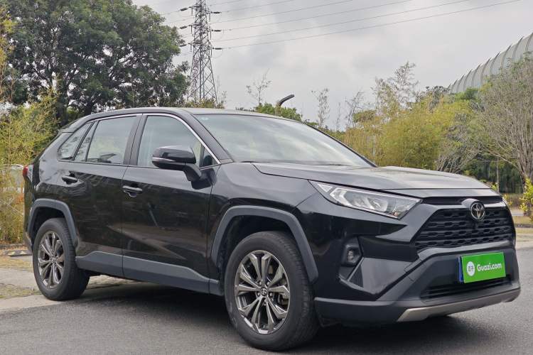 Used Toyota RAV4 2023 2.0L CVT Two-Wheel Drive Fashion Edition