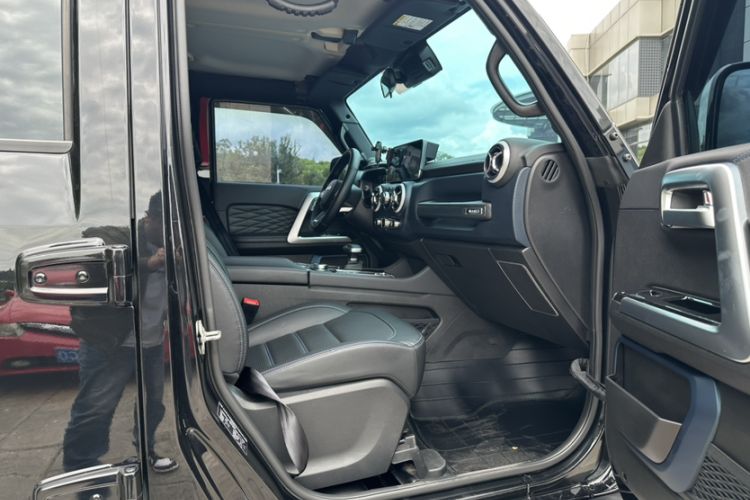 Used Beijing Auto BJ40 2023 2.0T Automatic Four-Wheel Drive Urban Hunter Edition Chivalrous Type
