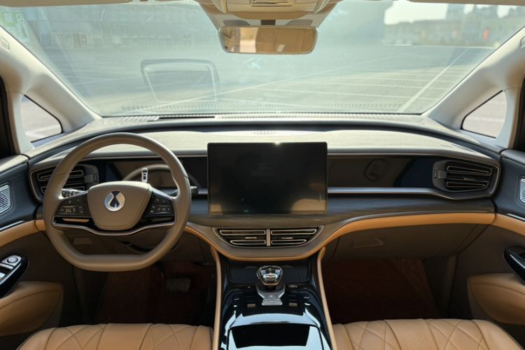 Used Denza D9 2022 DM-i 970 Four-Wheel Drive Prestige Model
