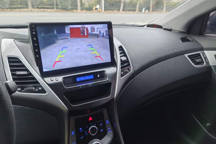 Used Hyundai Elantra 2015 1.6L Manual Fashion Edition
